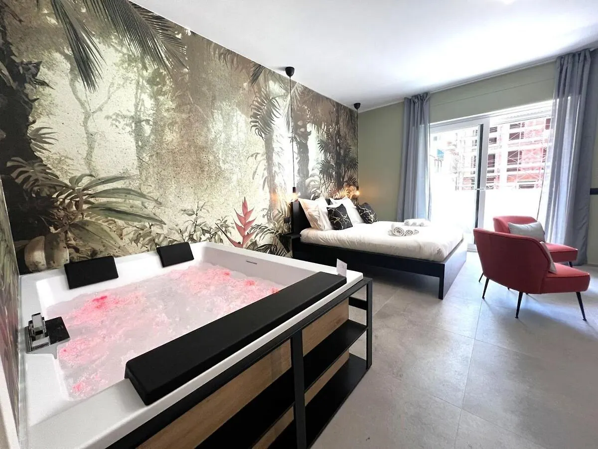 Ferienwohnung Heliconia Bari 0*,  Italien